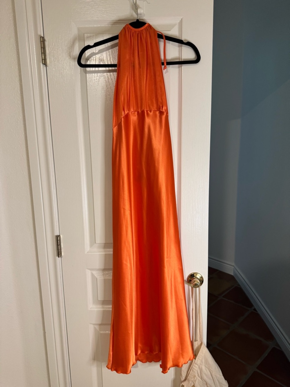 Bebe Halterneck Shift Midi Dress
Orange - medium
